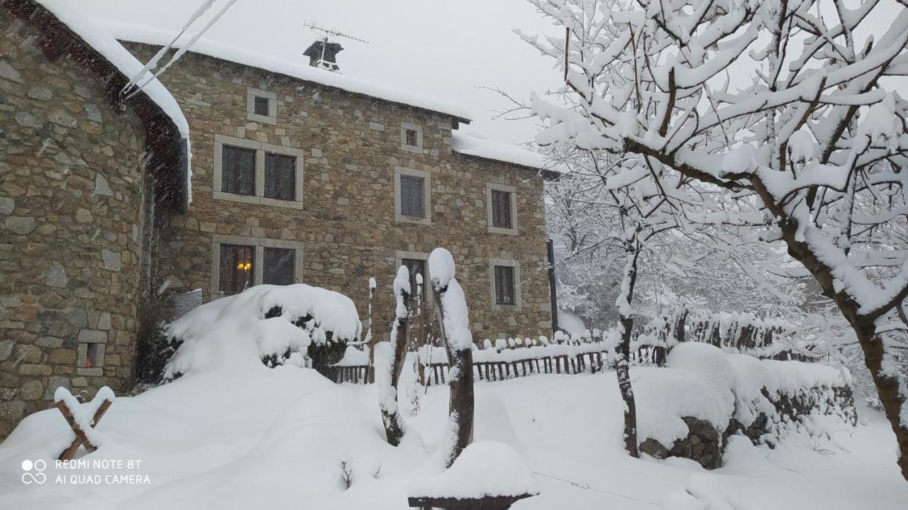 Apartamento Ferme de Béna Enveitg Exterior foto